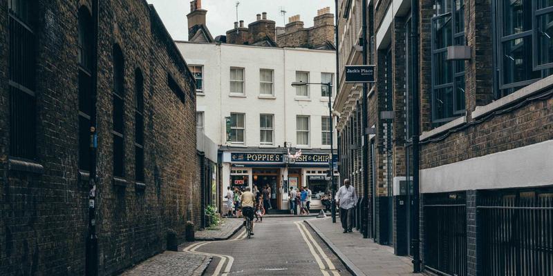 Wi-Fi 7关键技术解析与下一代无线局域网部署指南：为编程与软件开发带来的变革